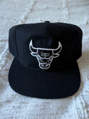 Black Chicago Bulls Embroidered Logo Snapback Hat